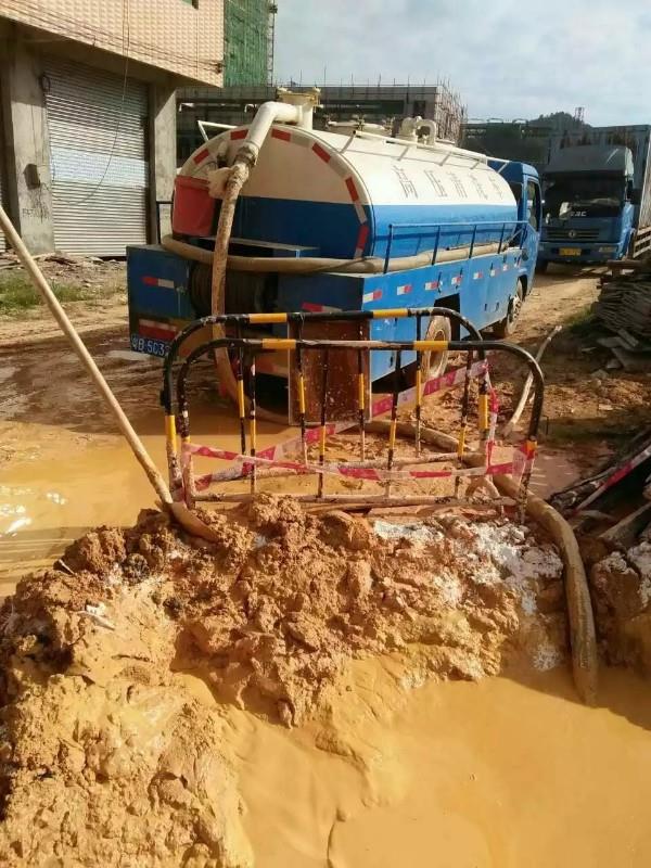 南岸工地淤泥清淤